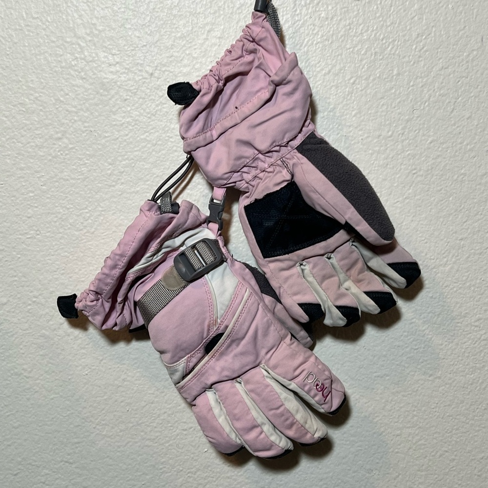 HEAD Brand winter Gloves! Girls large in pink. Warm, WATERPROOF, and adjustable.